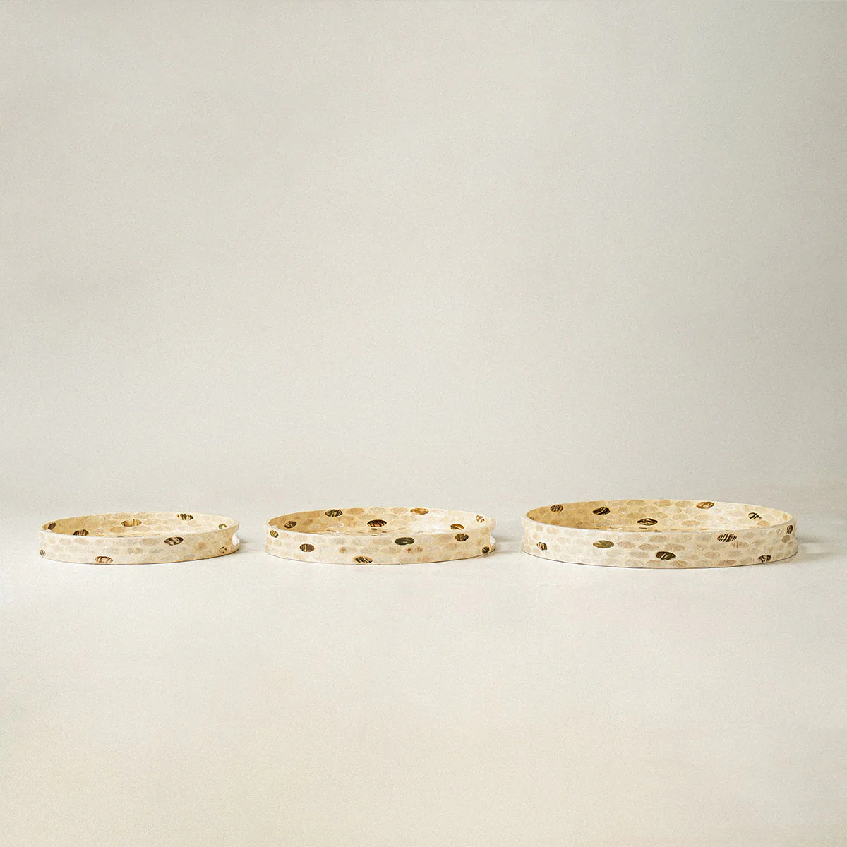 Floral Mother of Pearl Wicker Tray Set of 3 - Image 10