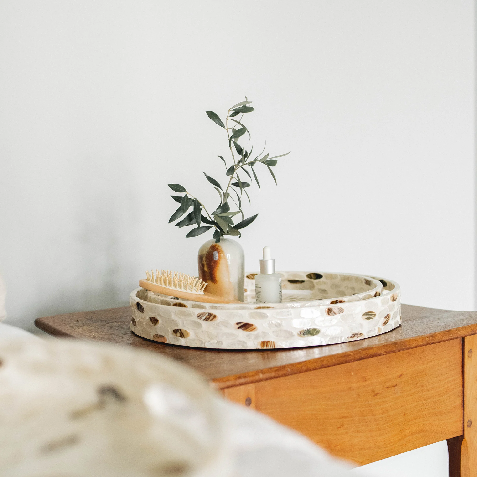 Floral Mother of Pearl Wicker Tray Set of 3 - Image 3