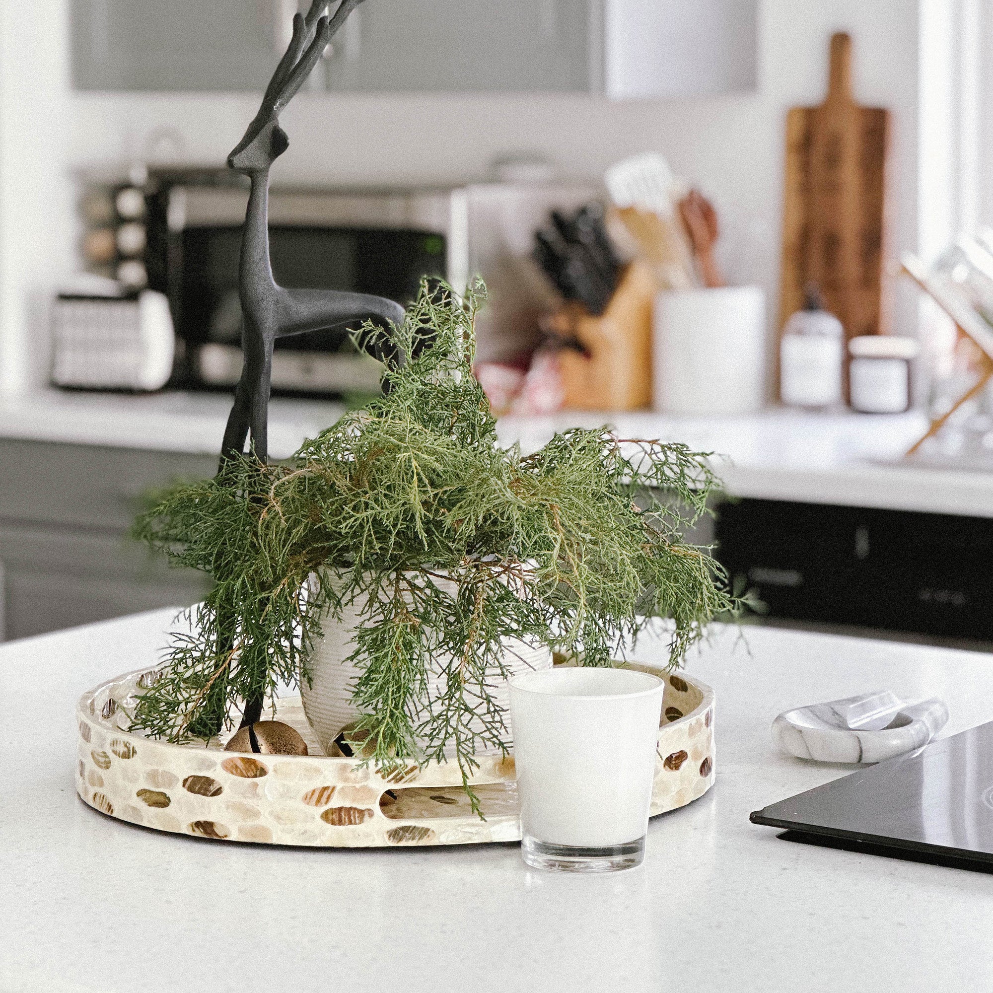 Floral Mother of Pearl Wicker Tray Set of 3 - Image 5