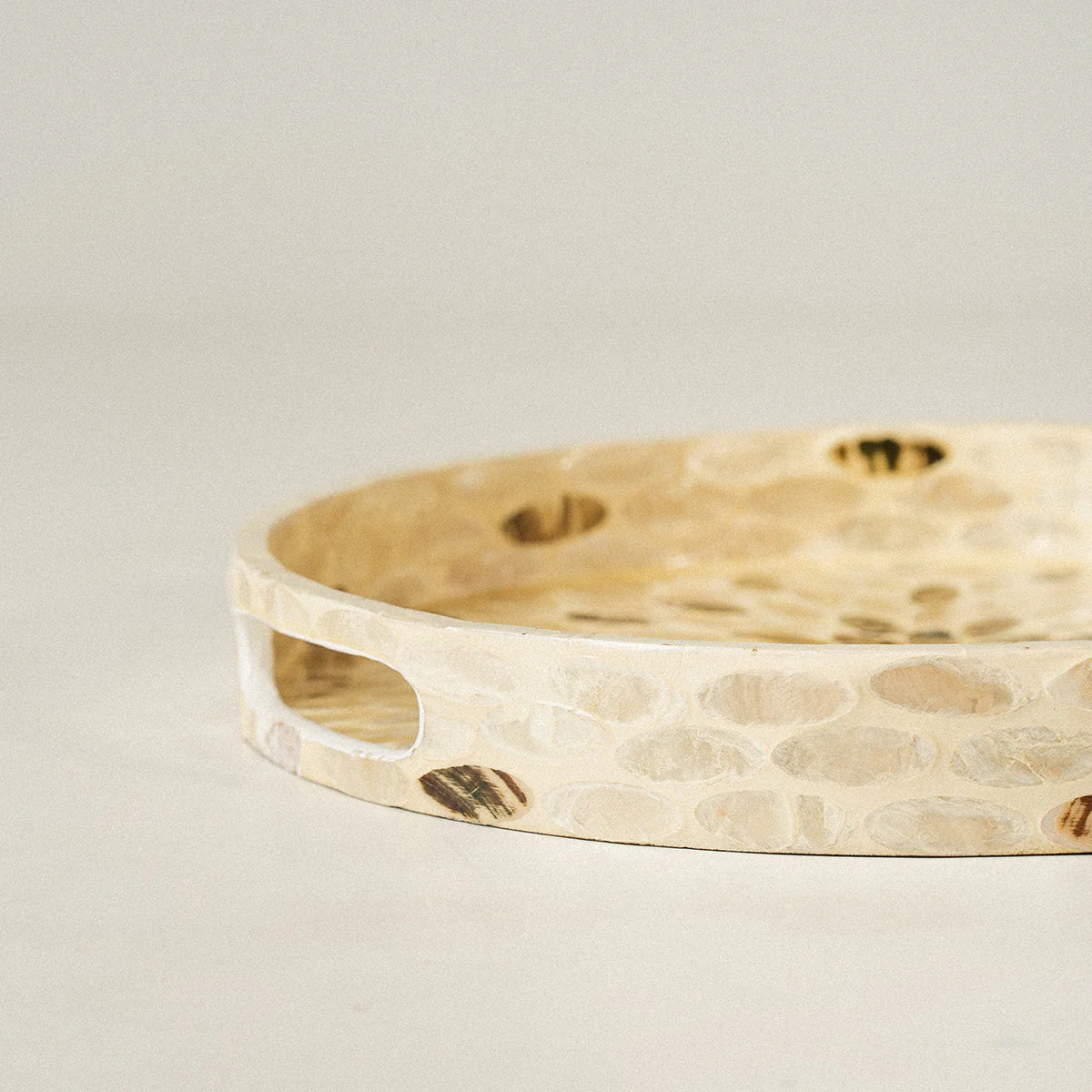 Floral Mother of Pearl Wicker Tray Set of 3 - Image 8