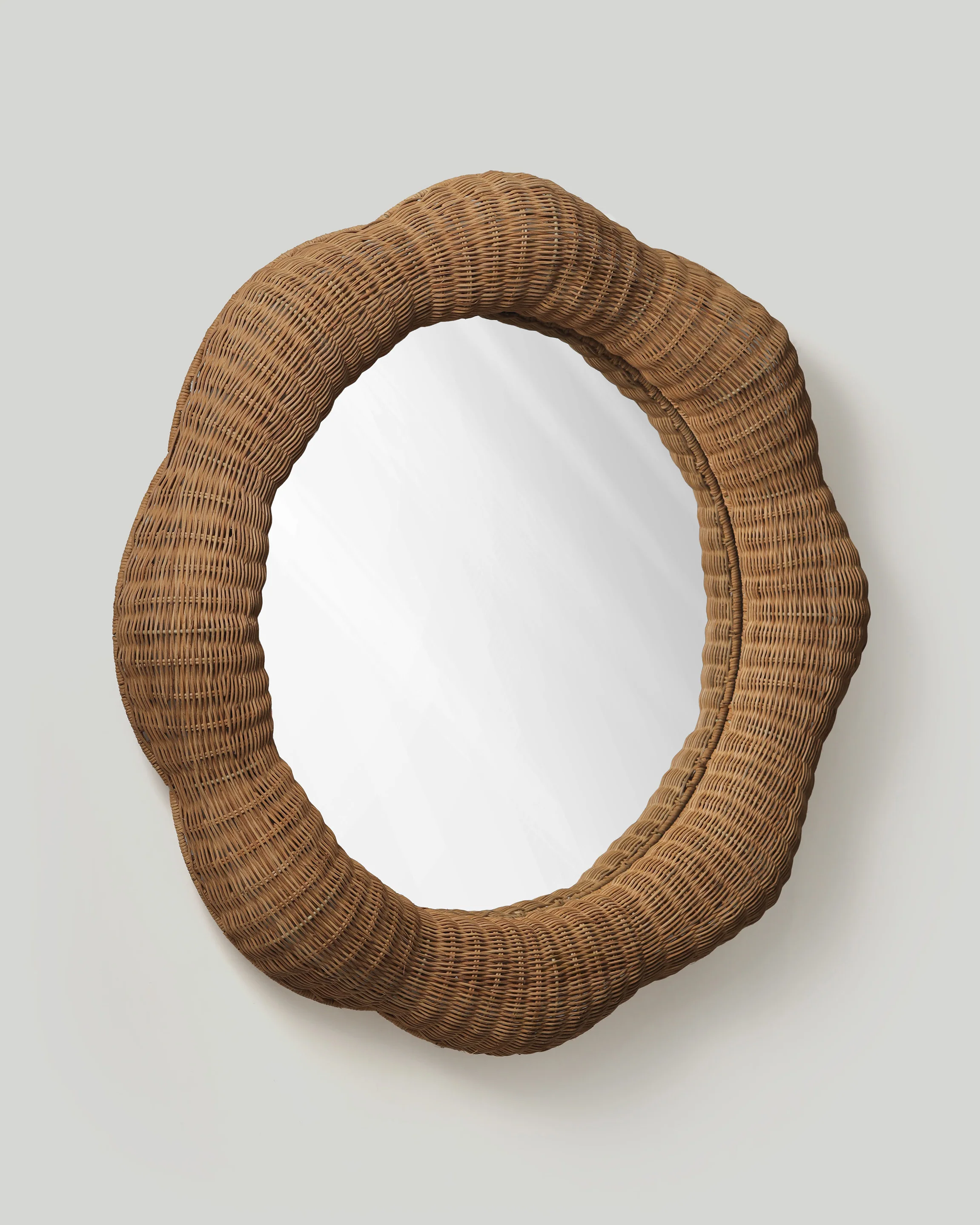 Soft-Scallop Round Mirror - Image 6