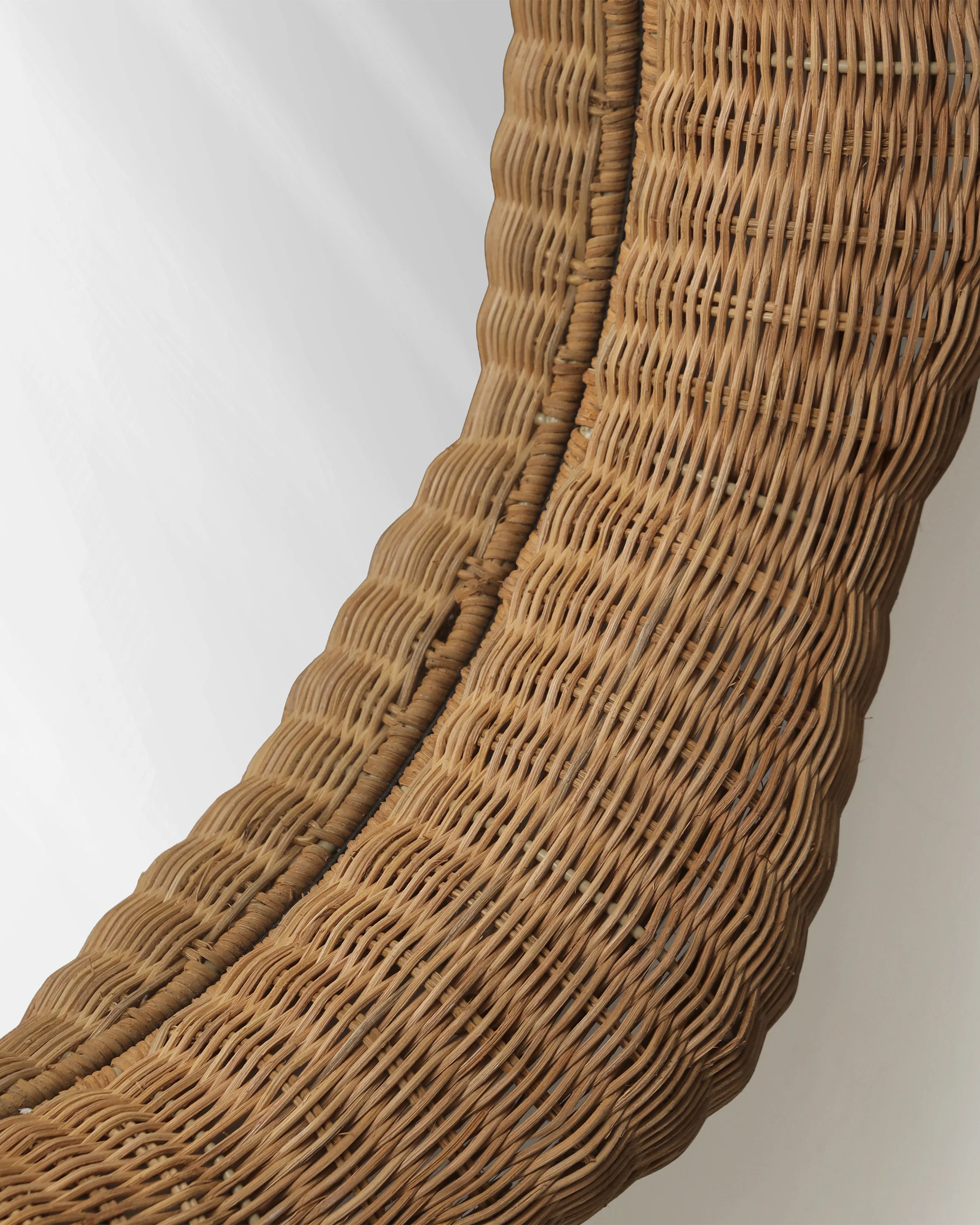 Soft-Scallop Round Mirror - Image 8