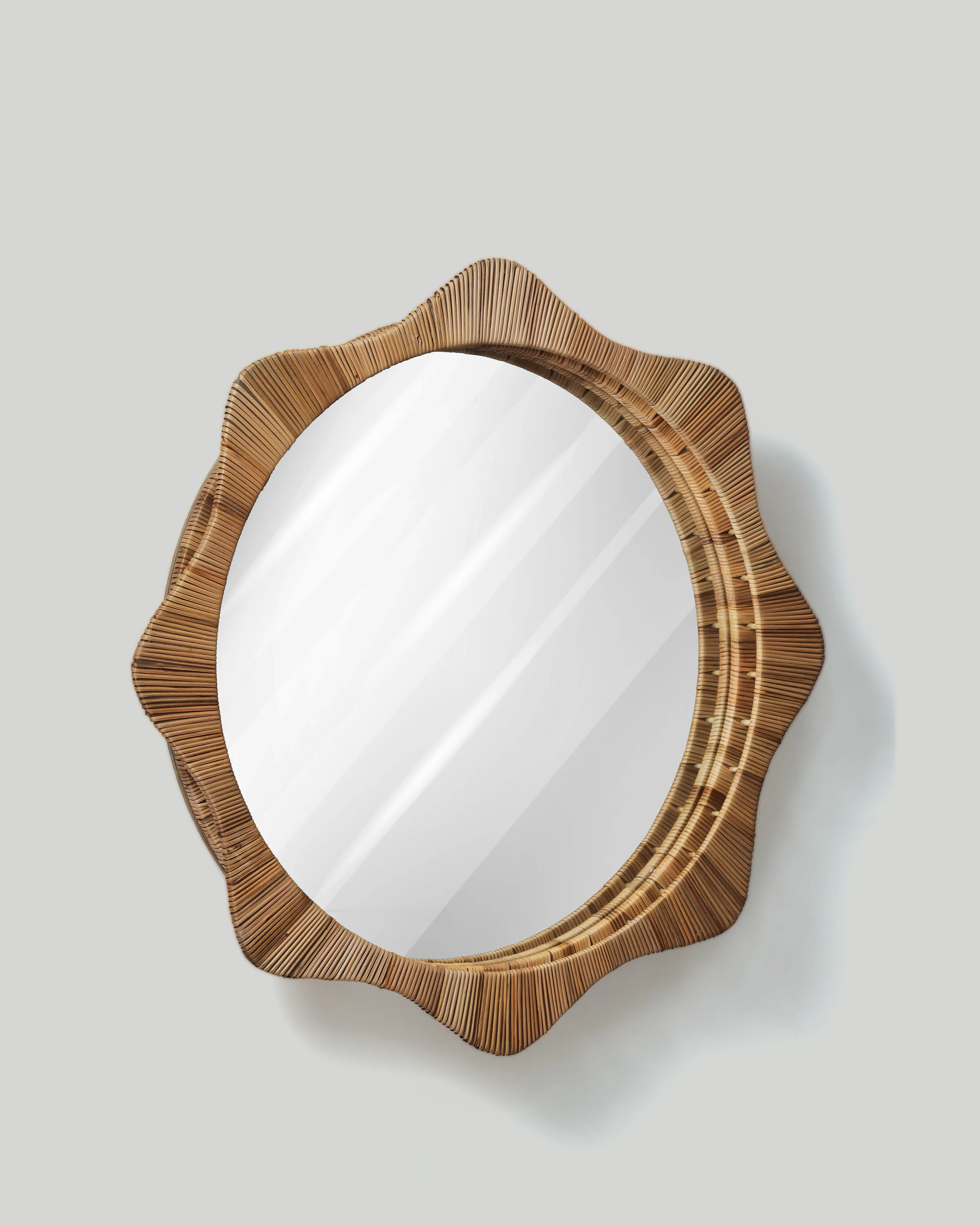 Star-Point Pencil Reed Round Mirror - Image 5